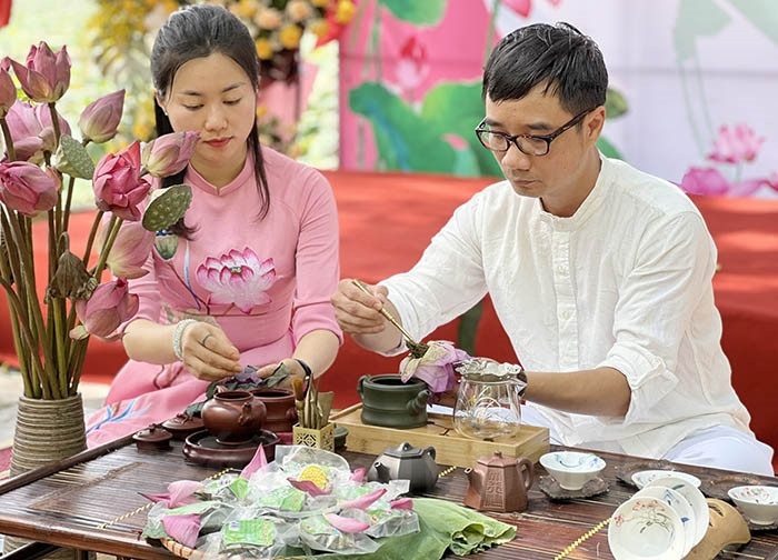 About 5,000 turns of visitors attend Kiep Bac Lotus Tea Culture Week